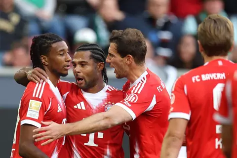 بايرن ميونخ يسحق هامبورج بخماسية ويستعيد صدارة البوندسليجا